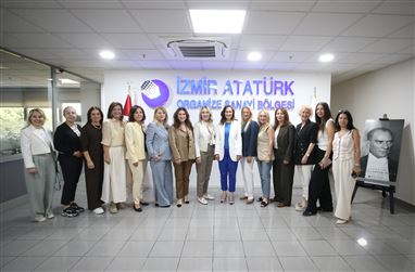 Karşıyaka Belediye Başkanı ÜNSAL'dan İAOSB Vakfı Kadınlar Kulübü'ne Ziyaret