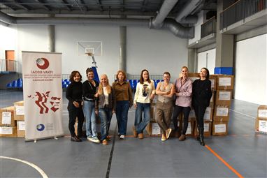 İAOSB Vakfı Kadınlar Kulübü, 800 Çocuğa Kışlık Giysi Desteği Ulaştırdı